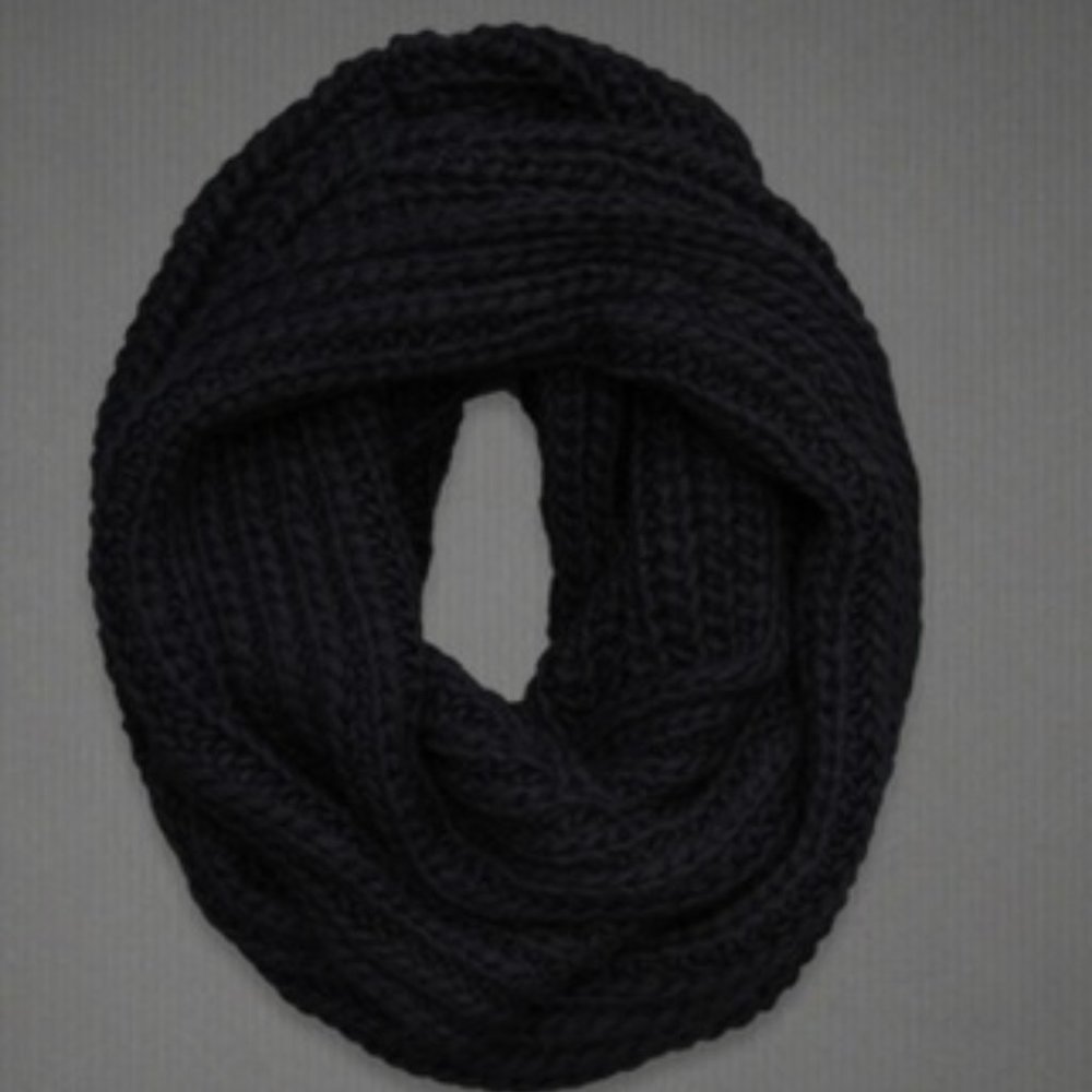 Abercrombie & Fitch scarf